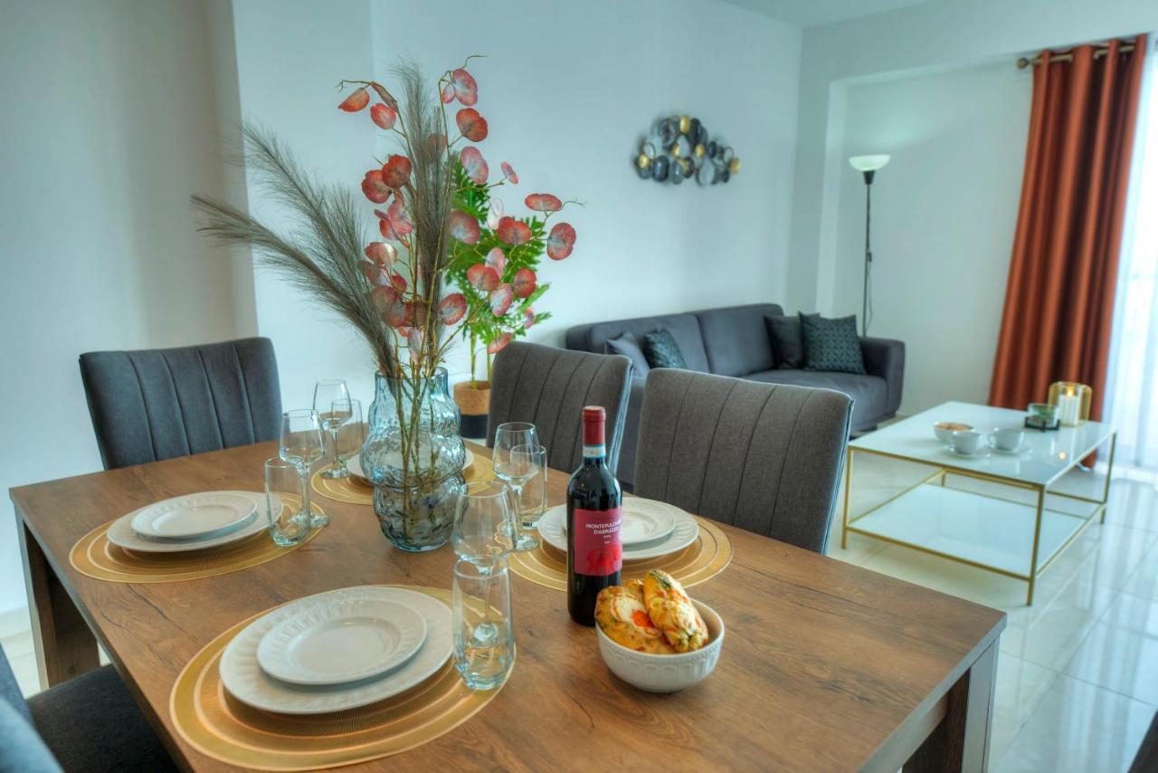 Seafront Beautifully Furnished 2 Bedrooms Gogzr-3 Gzira 外观 照片