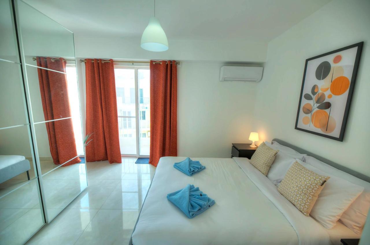 Seafront Beautifully Furnished 2 Bedrooms Gogzr-3 Gzira 外观 照片