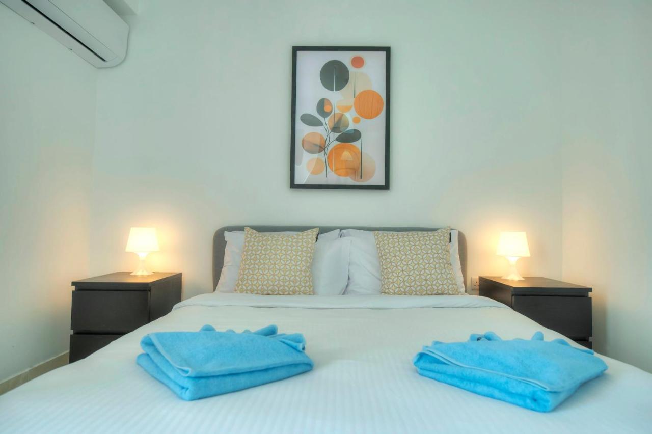 Seafront Beautifully Furnished 2 Bedrooms Gogzr-3 Gzira 外观 照片
