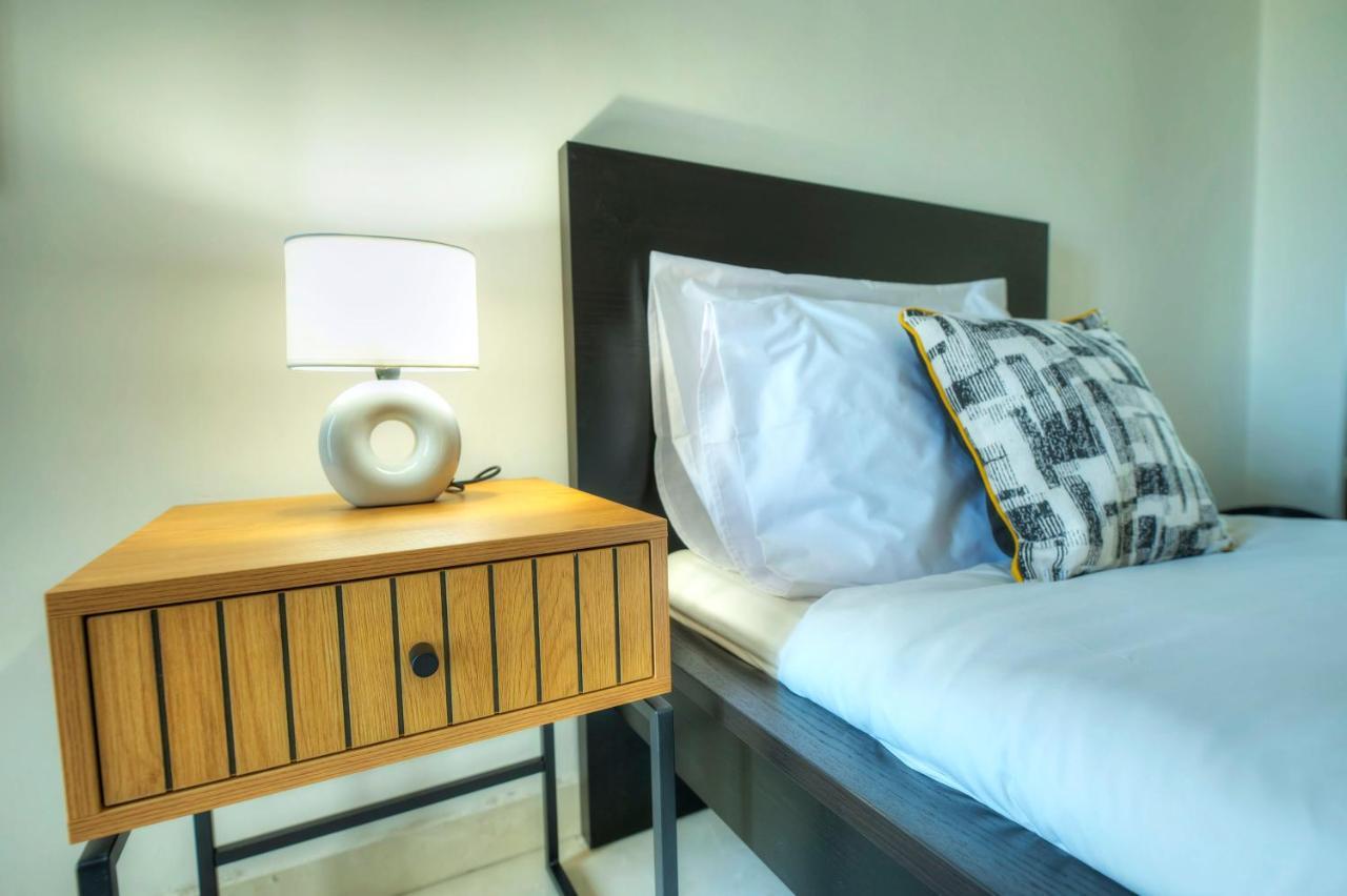 Seafront Beautifully Furnished 2 Bedrooms Gogzr-3 Gzira 外观 照片