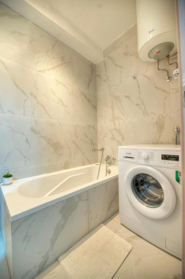 Seafront Beautifully Furnished 2 Bedrooms Gogzr-3 Gzira 外观 照片