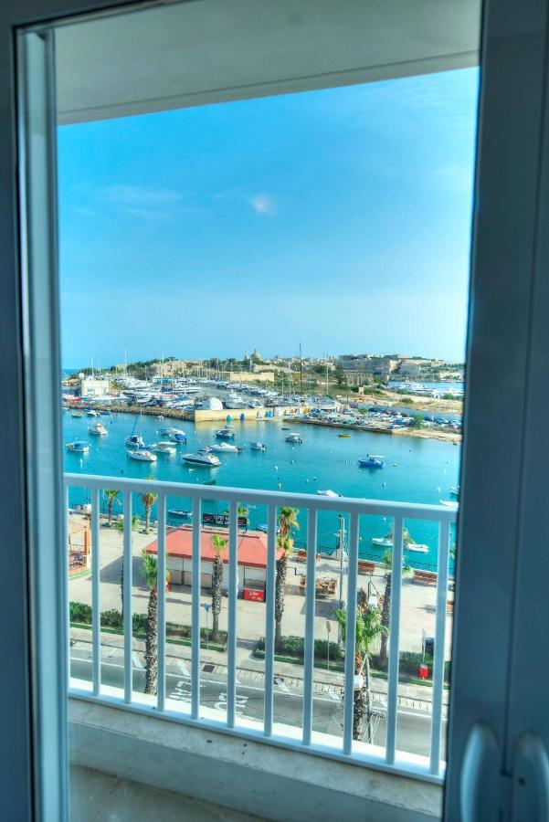 Seafront Beautifully Furnished 2 Bedrooms Gogzr-3 Gzira 外观 照片